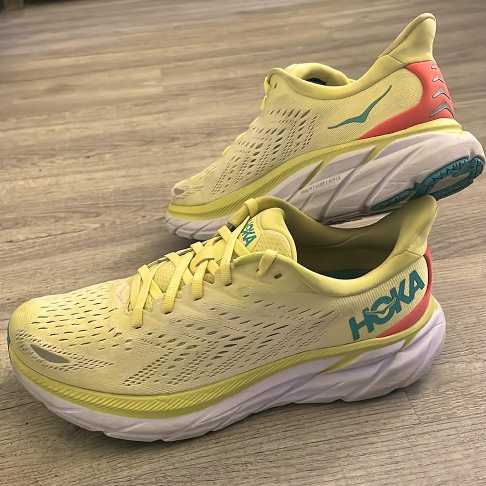 Hoka One One Clifton 8 Size 8B Yellow